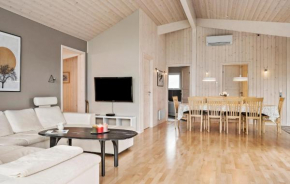 Nice Home In Sjølund With Wifi